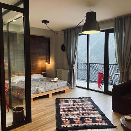 Kazbegi Stylish Apartment מראה חיצוני תמונה