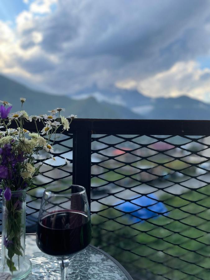 Kazbegi Stylish Apartment מראה חיצוני תמונה