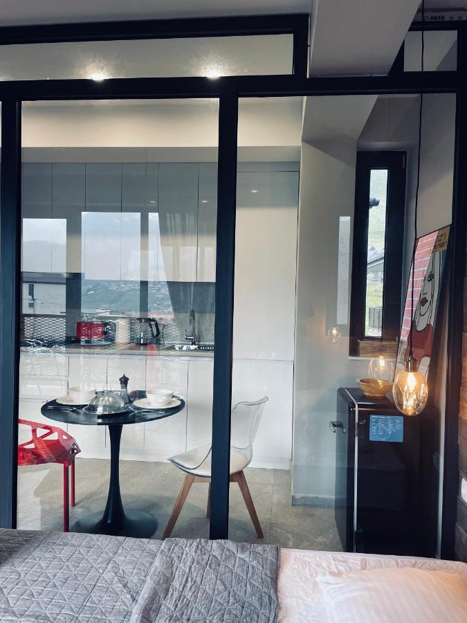 Kazbegi Stylish Apartment מראה חיצוני תמונה