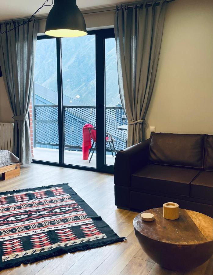 Kazbegi Stylish Apartment מראה חיצוני תמונה