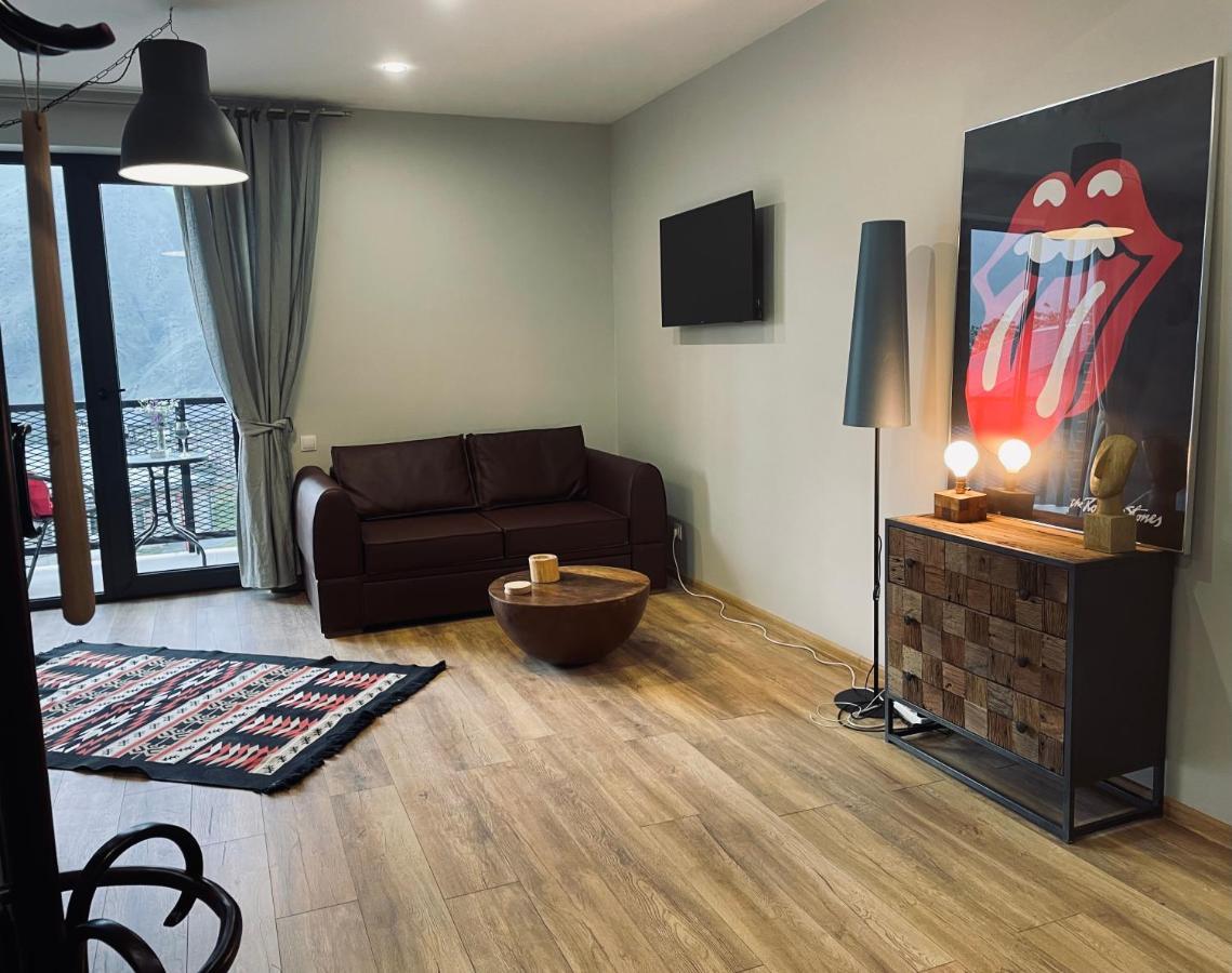 Kazbegi Stylish Apartment מראה חיצוני תמונה