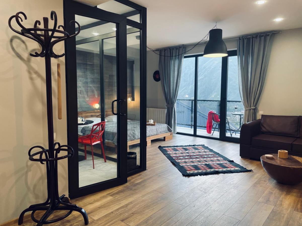 Kazbegi Stylish Apartment מראה חיצוני תמונה